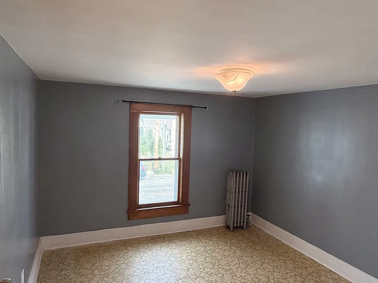 319 Oak Hill Ave — Photo 4
