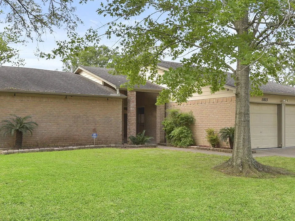 15823 Fox Springs Dr