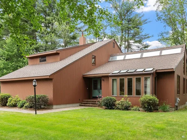 35 Cox Ln, Methuen, MA 01844