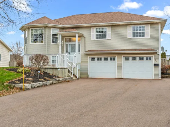 74 Hillside Ave, Summerside, PE C1N 6K3