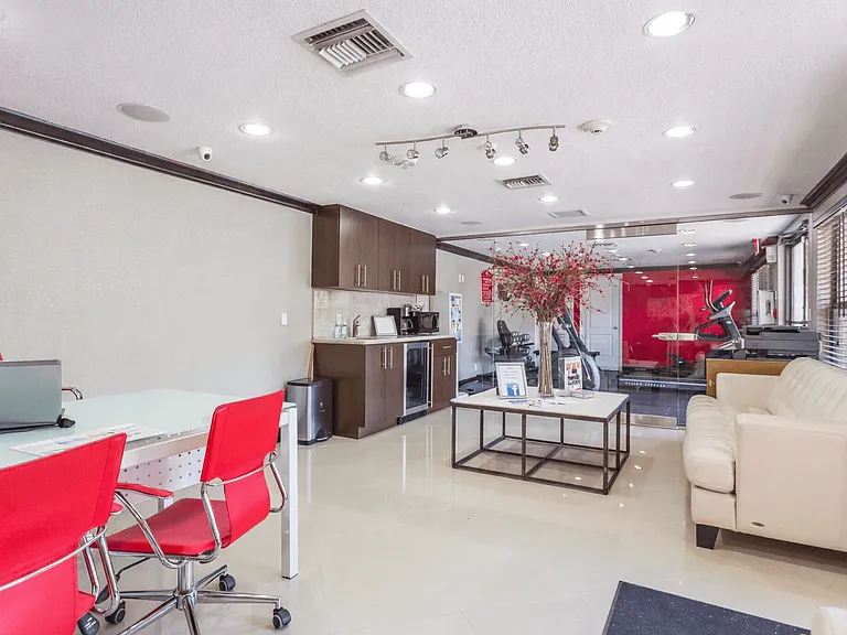 Park Hill Hollywood Apartments — Photo 8