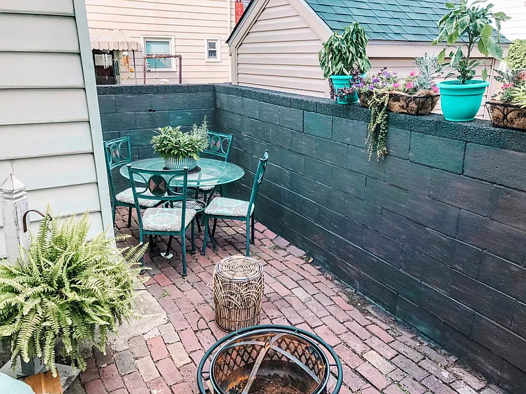 2507 Sarah St — Photo 14