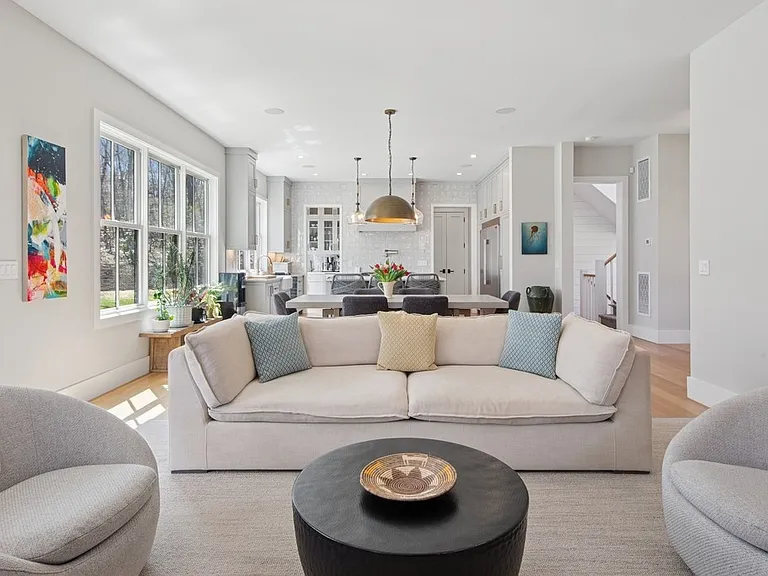 26 Laurel Trl — Photo 4