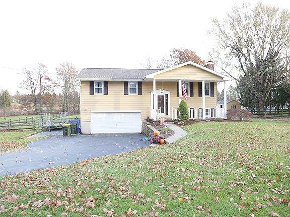 2nd image of 4189 Country Side Ln