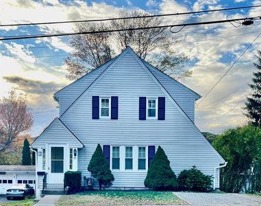 55 Bronx Ave, Waterbury, CT, 06705