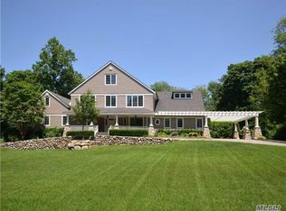 20 Round Hill Ln, Sands Pt, NY