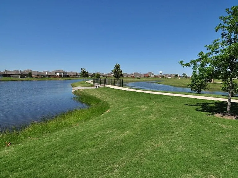 2512 Fountain Gate Dr — Photo 14