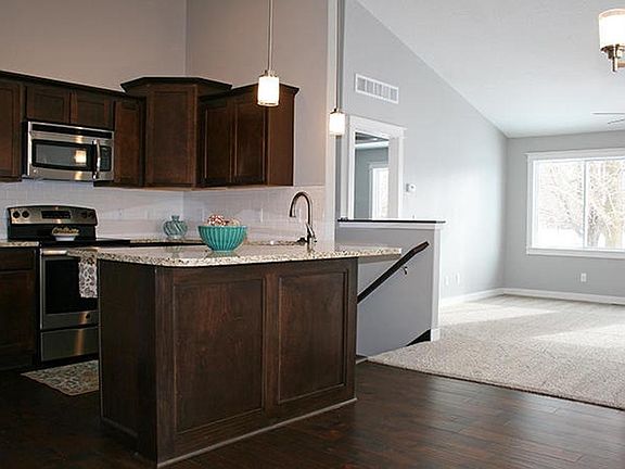 2nd image of 3818 Marigold Dr