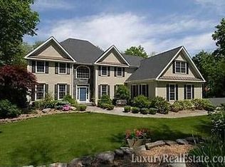 97 Hattertown Rd, Newtown, CT 06470