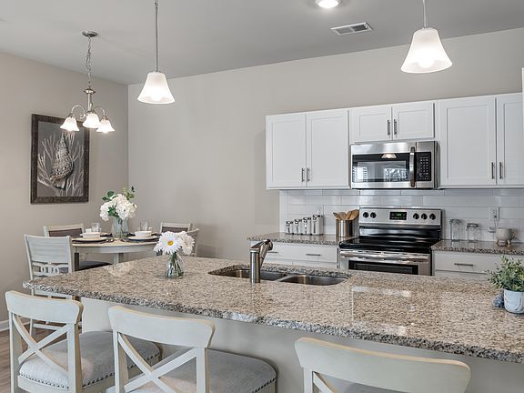 4th image of 1005 Sonoran Cir #5784129