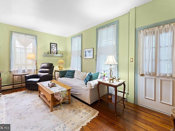3rd image of 9039 Easton Rd
