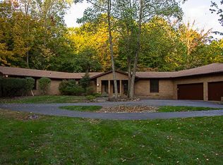 318 Green Hollow Dr SW, Pataskala, OH 43062