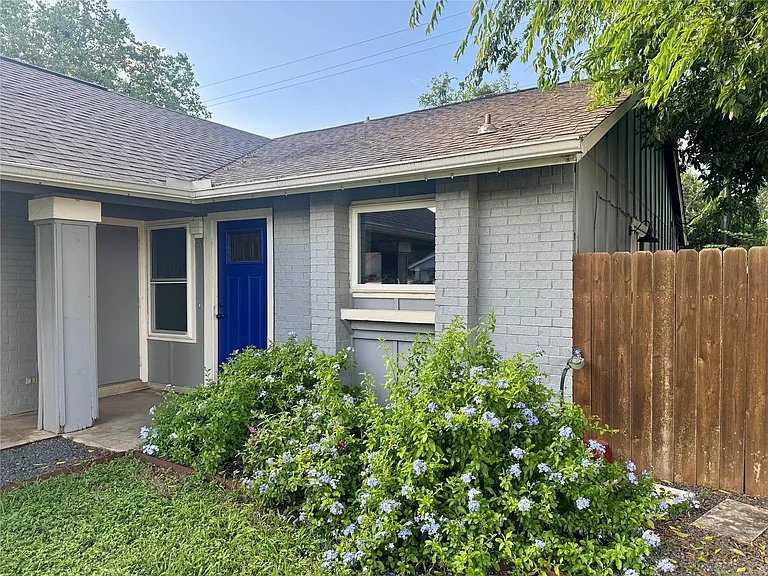 2406 Berkett Dr #A — Photo 3