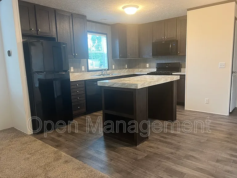 825 1st Ave E #323 — Photo 9