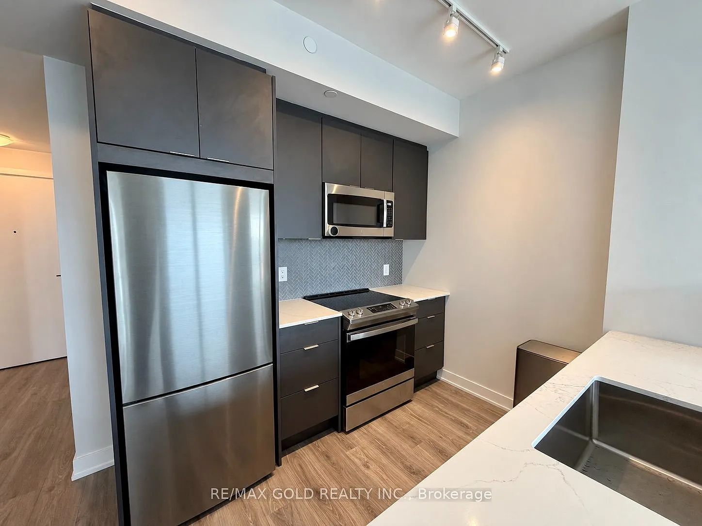 2 bed, $3,000 — Photo 4