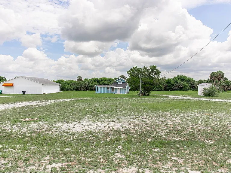 19505 NW 80th Dr — Photo 35