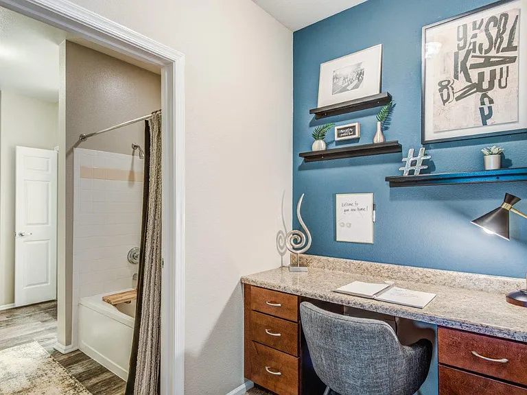 Village at Potomac Falls Apartment Homes — Photo 9