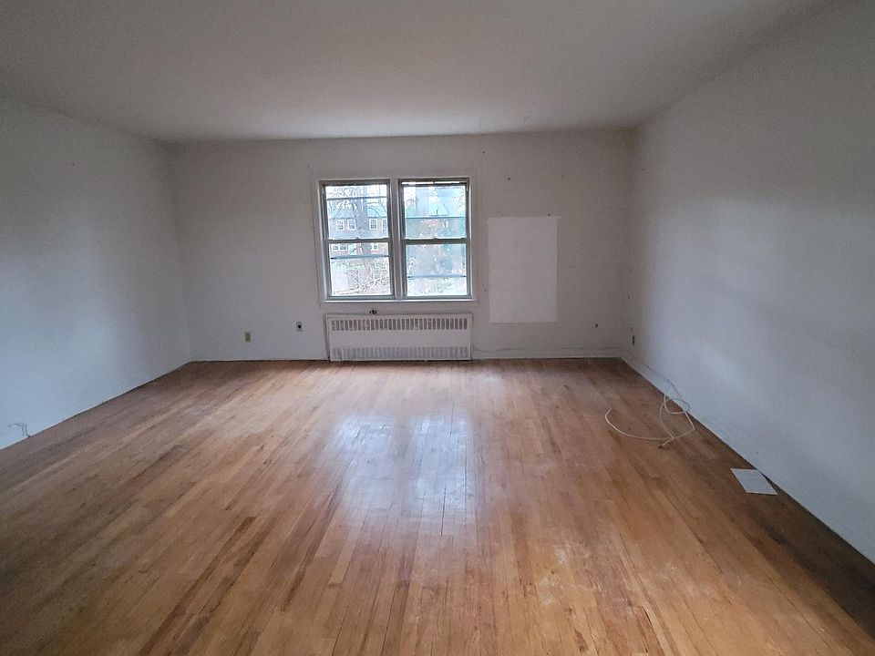 1st image of 207 S Broadway APT 5