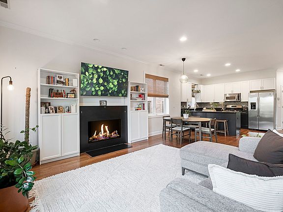 4th image of 2550 W Logan Blvd #3F