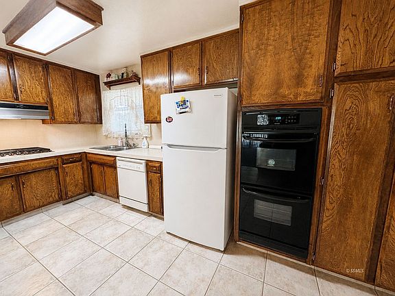 4th image of 608 Peg St