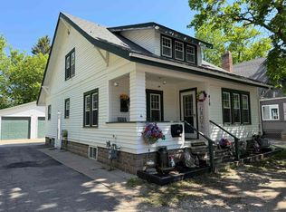 416 W Fulton St, Waupaca, WI 54981