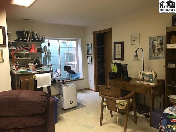 3rd image of 802 Idlewild Dr