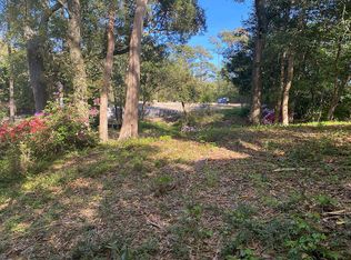 103 Fern Ct, Pine Knoll Shores, NC 28512