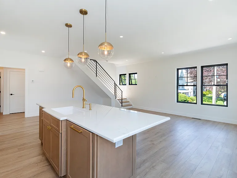 650 Main St #3 — Photo 19