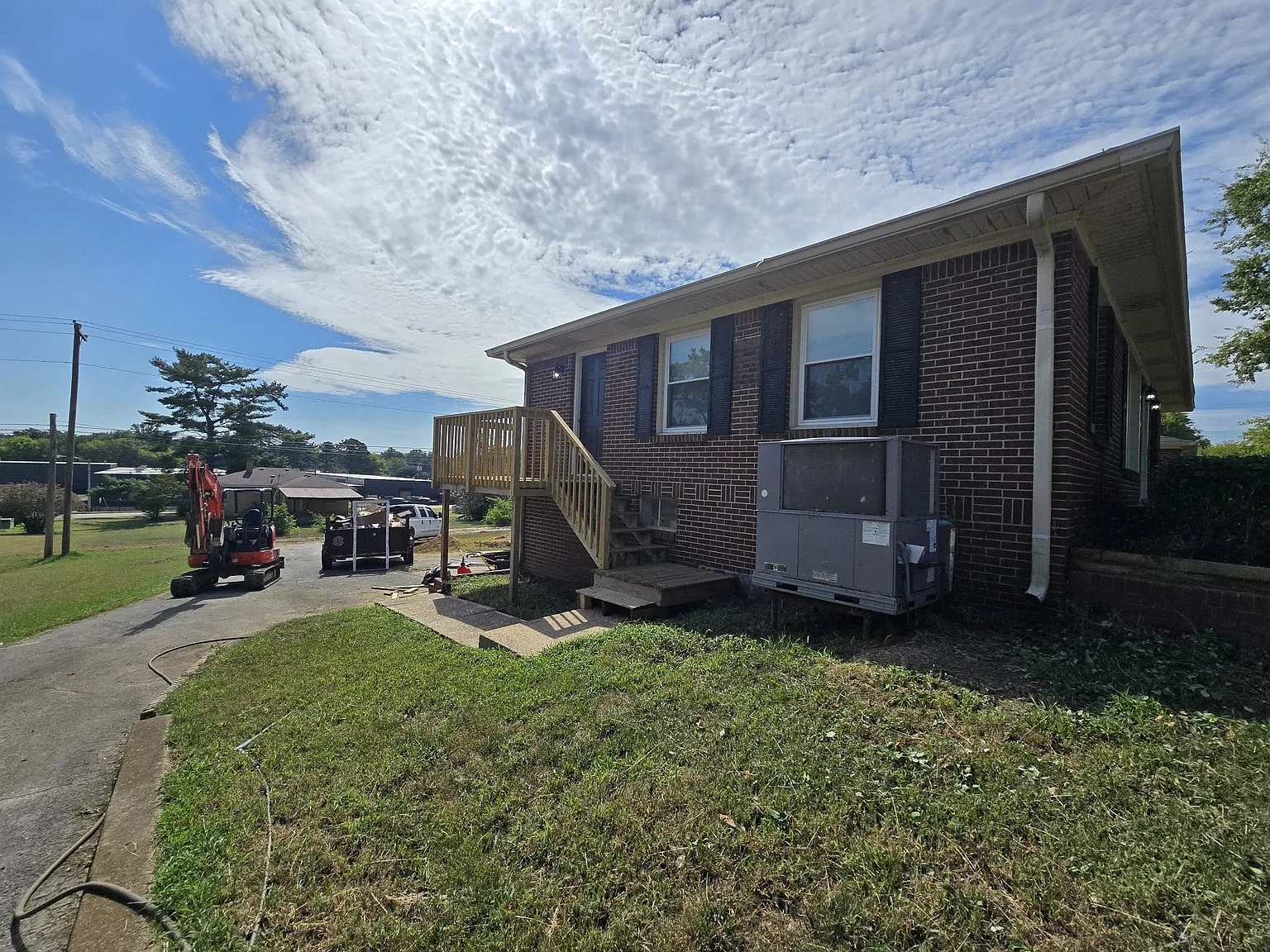 4 bed, 2.0 bath, 2200 sqft, $2,100 — Photo 4