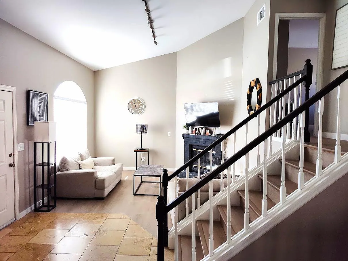 6753 Amherst Ct — Photo 2