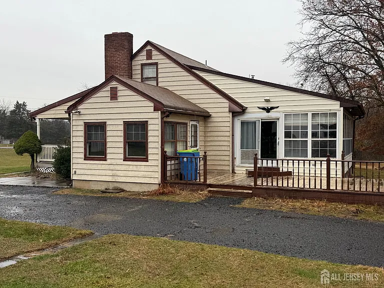 80 Gates Rd — Photo 3