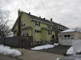 461 Quincy Shore Dr, Quincy, MA 02171