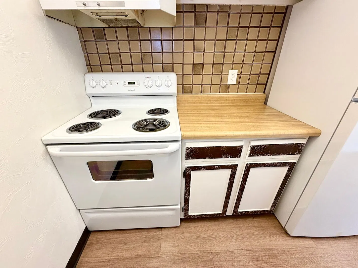 501 Golden Cir. #312 — Photo 4