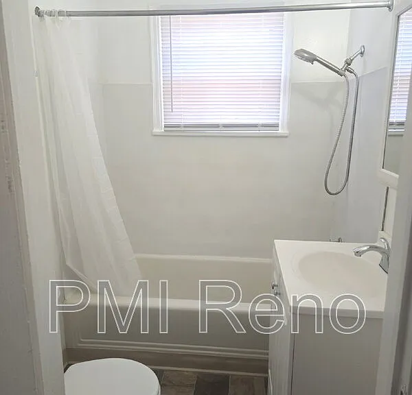 530 Burns St — Photo 10