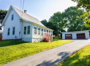 115 Pleasant St, Dexter, ME 04930