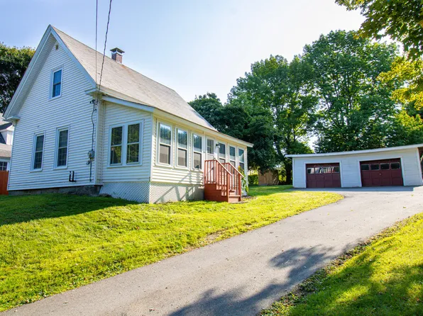 115 Pleasant Street, Dexter, ME 04930