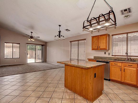 3rd image of 461 E Cantebria Dr