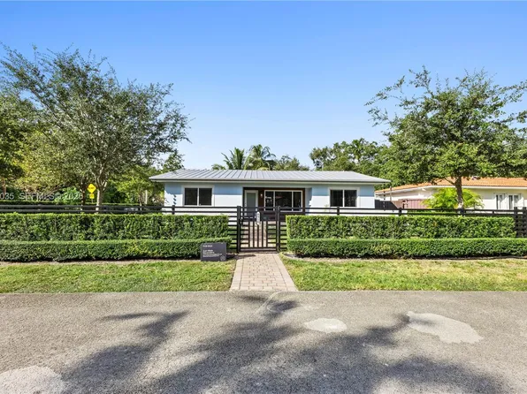 8910 NE 9th Ct, Miami, FL 33138