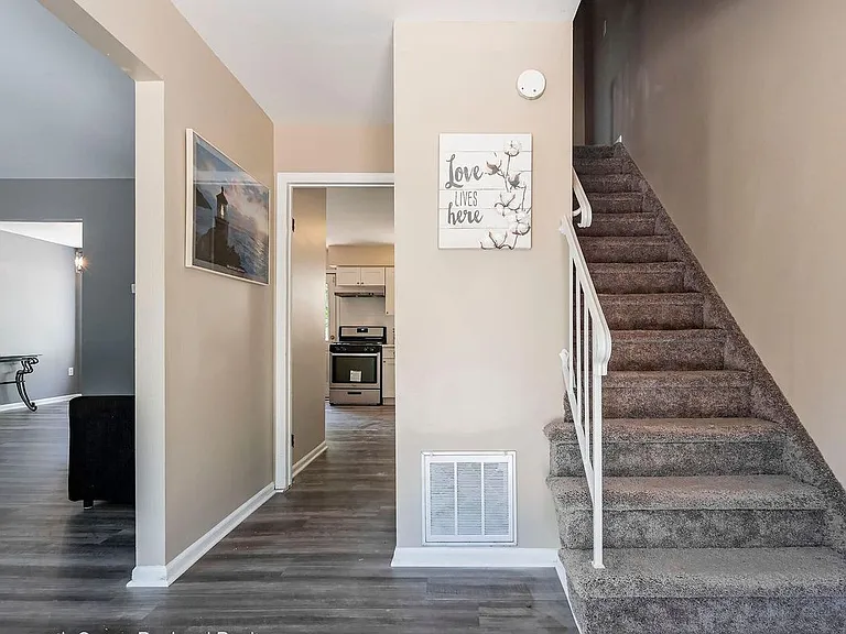 19A Emerald Dr #A — Photo 6