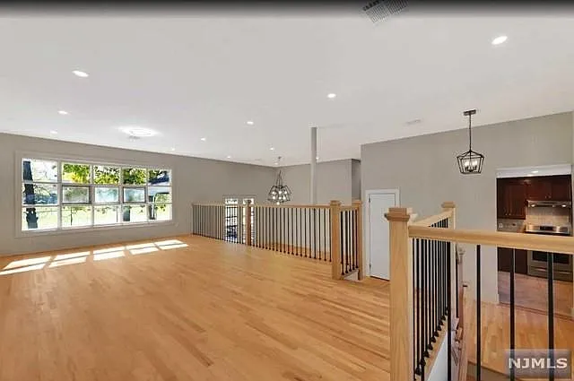 22 Greentree Ter — Photo 3