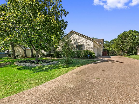4th image of 509 Rolling Green Dr