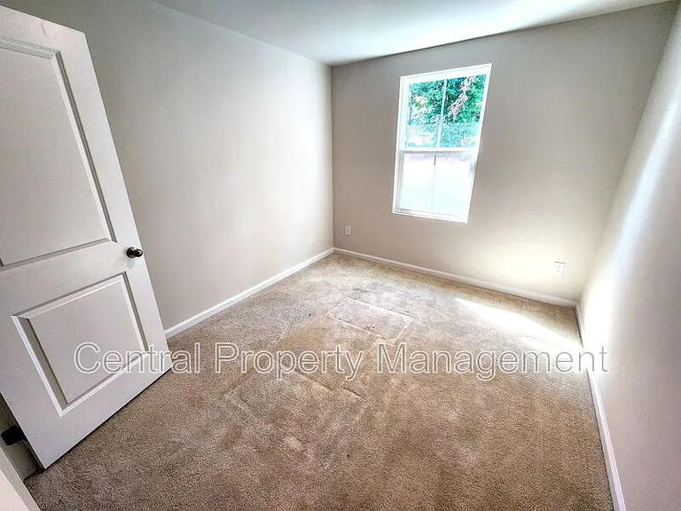 165 Sarnesfield Way — Photo 32
