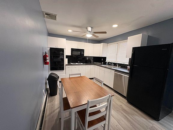 4th image of 32 Franklin St #2