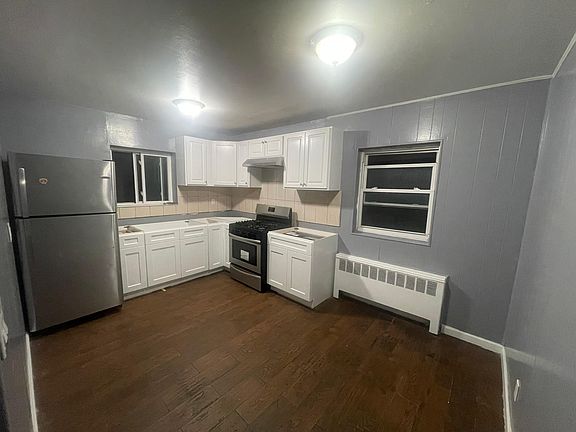 4th image of 642 Van Nest Ave #2