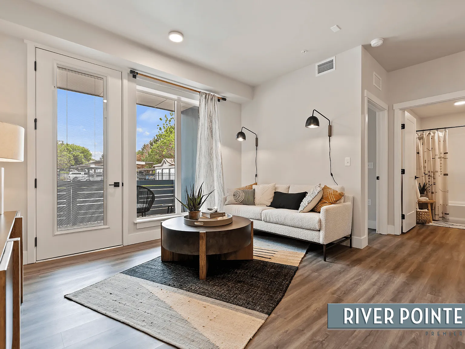 River Pointe Apartments — Photo 4