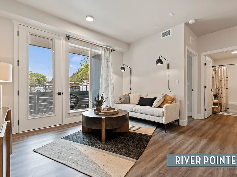 River Pointe Apartments — Photo 4