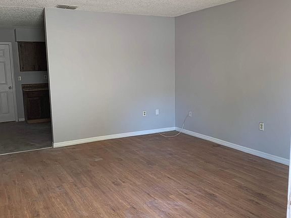 3rd image of 1108 Birchwood Ct APT 2