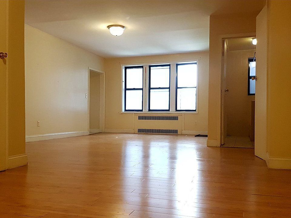 1st image of 330 E 19th St APT 2B