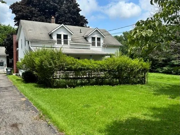 30 Bernhart Road, Wallkill, NY 12589