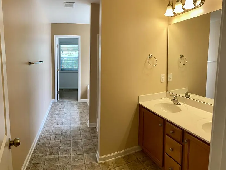 301 River Oak St — Photo 9